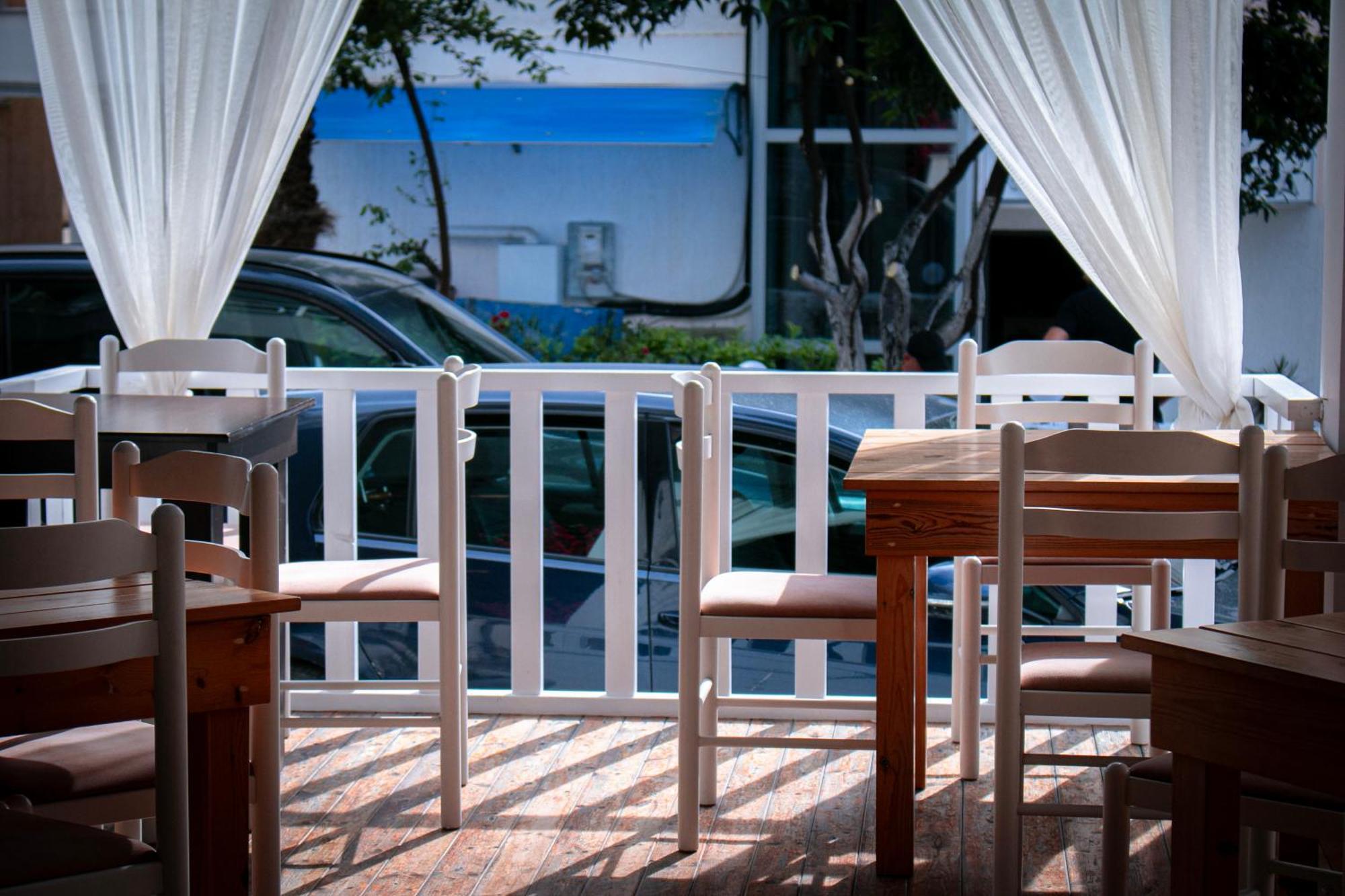 סרנדה Hotel Fron מראה חיצוני תמונה