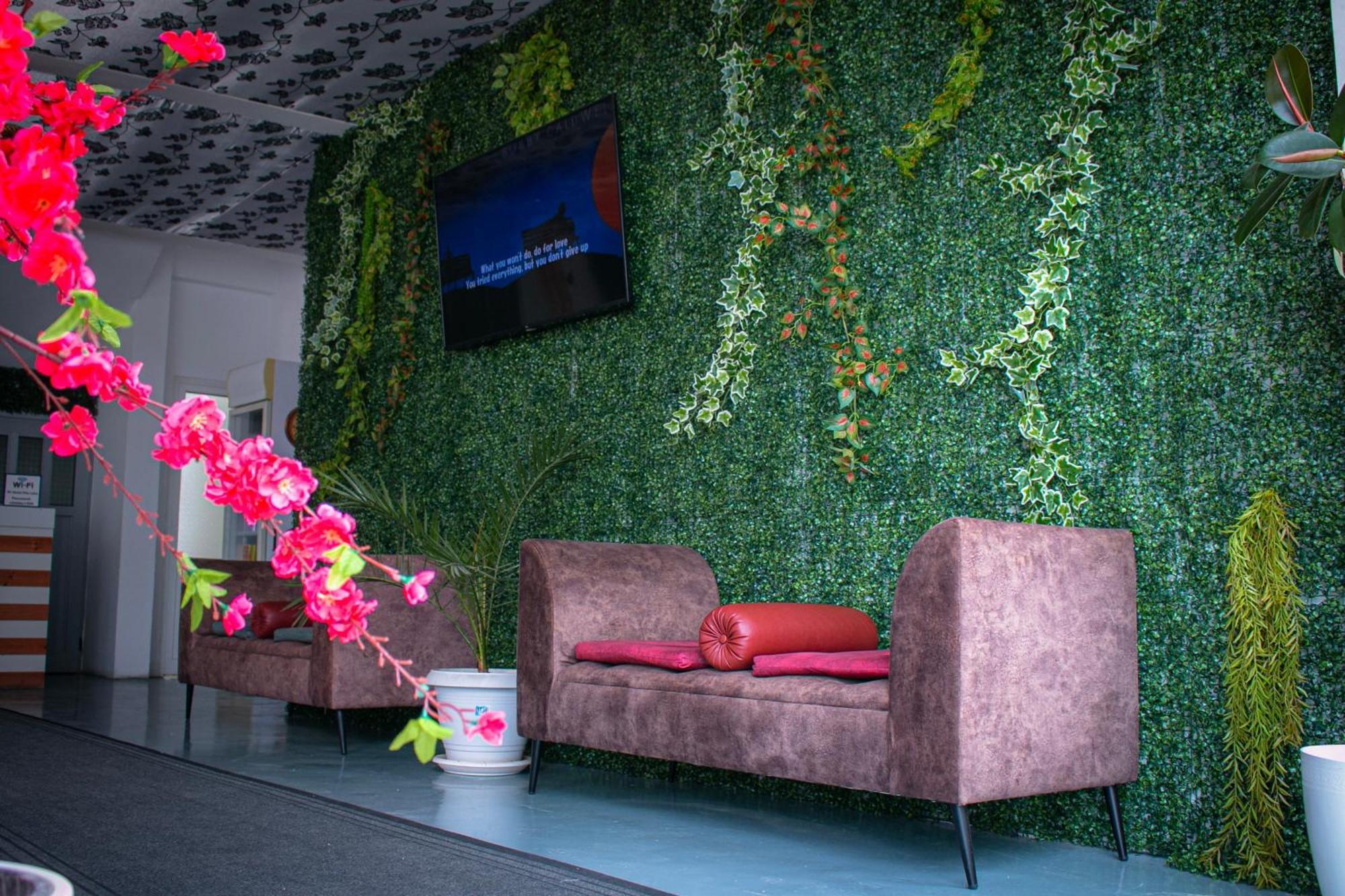 סרנדה Hotel Fron מראה חיצוני תמונה